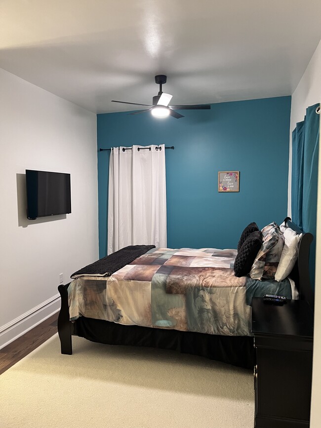 Building Photo - 53 Lincoln Ave W