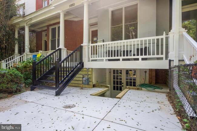 Building Photo - 1850 Ingleside Terrace NW