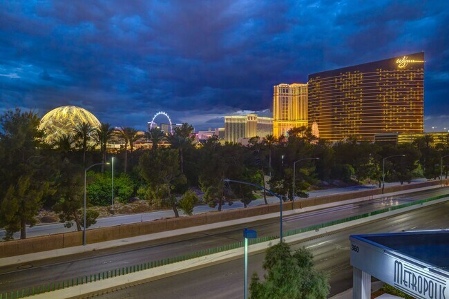 Building Photo - 360 E Desert Inn Rd