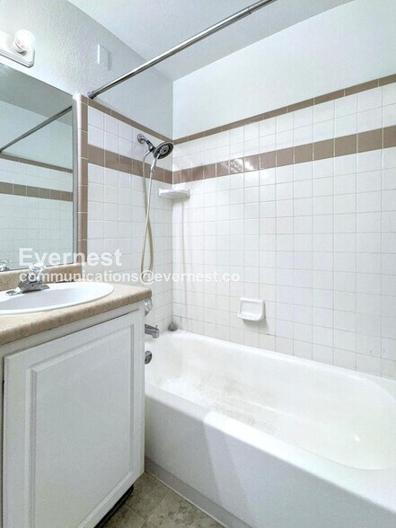 Building Photo - 8003 Wolff St