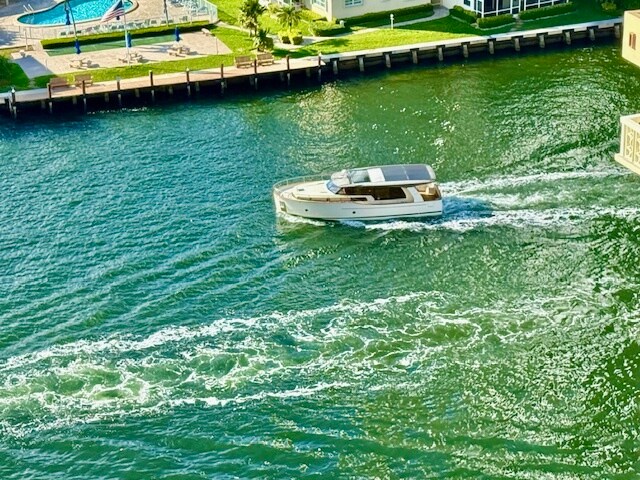 Building Photo - 1833 S Ocean Dr