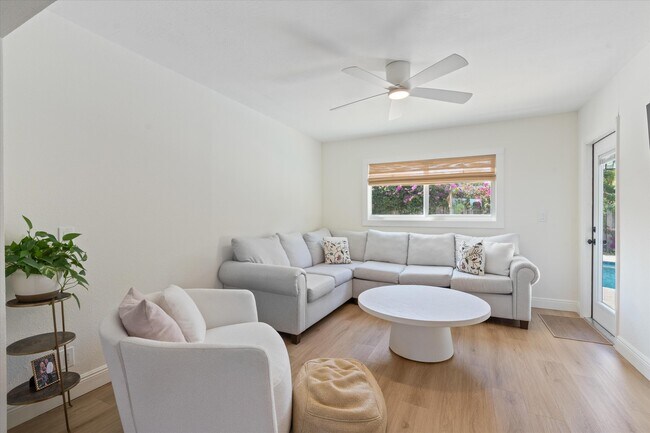 Building Photo - 4921 NE 23rd Ave