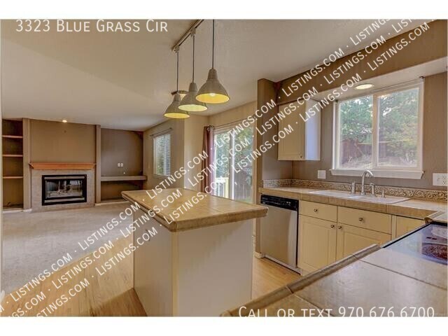 Building Photo - 3323 Blue Grass Cir