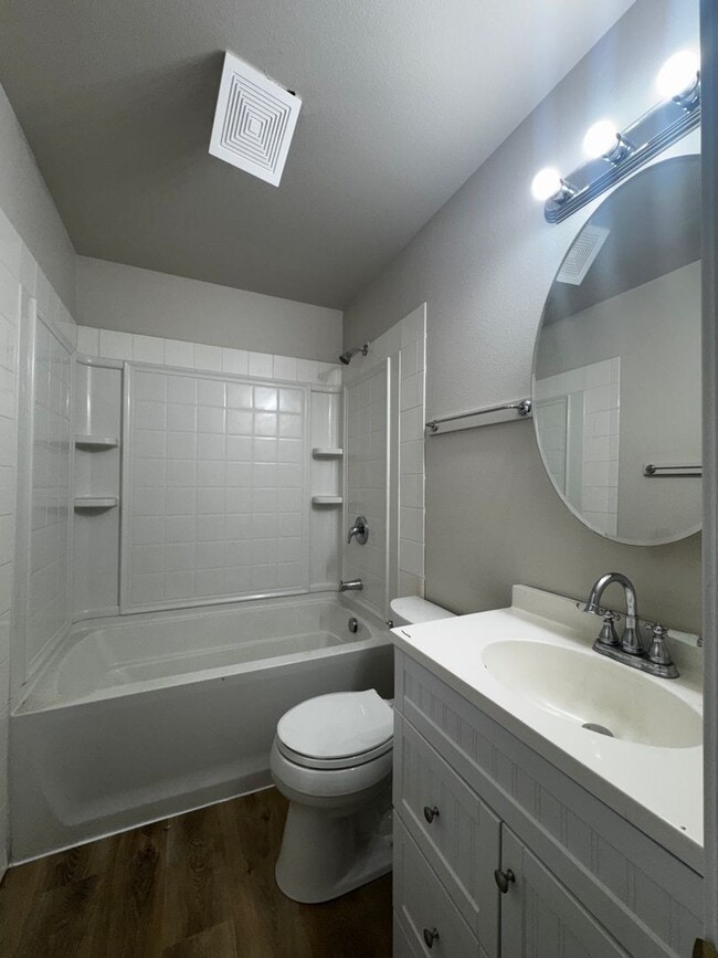 Building Photo - 2203 N Abbey Glen Ct