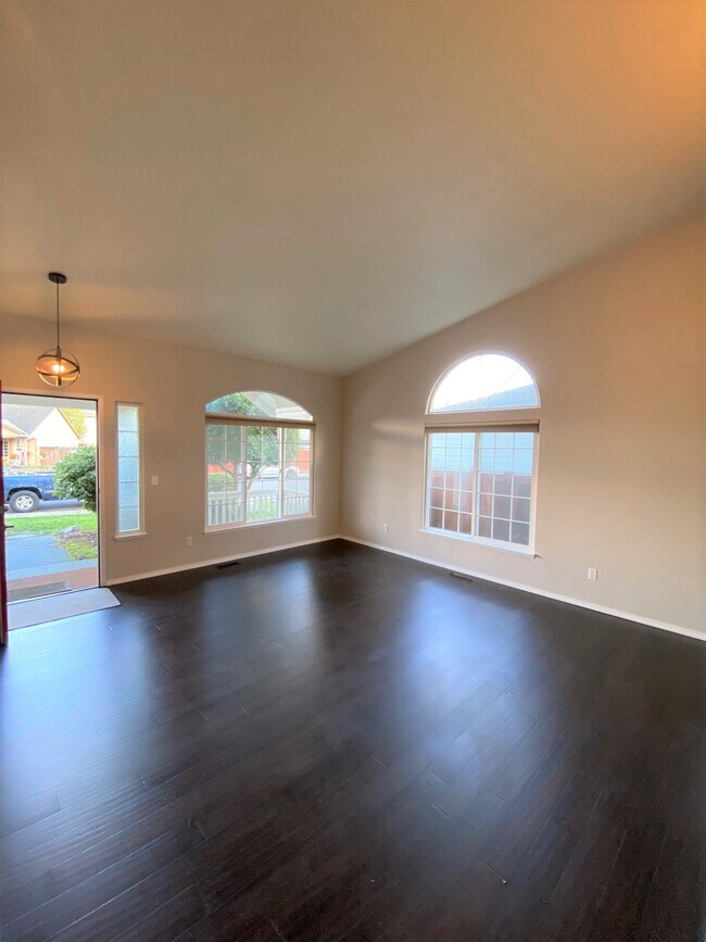 Building Photo - 16110 132nd Ave E