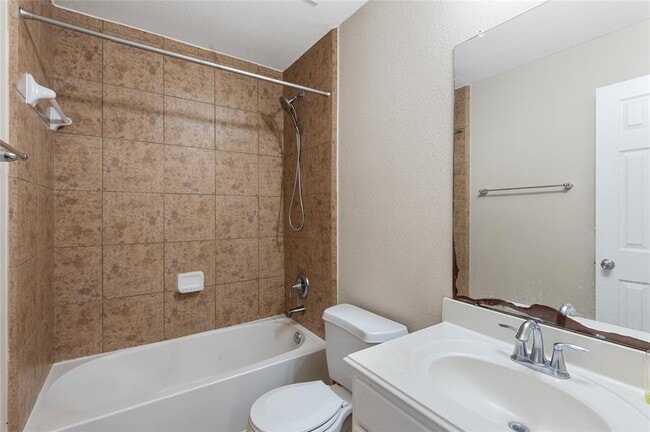 Building Photo - 13915 Roanoke Falls Dr