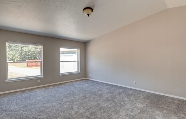 Building Photo - 811 Patmore Rd