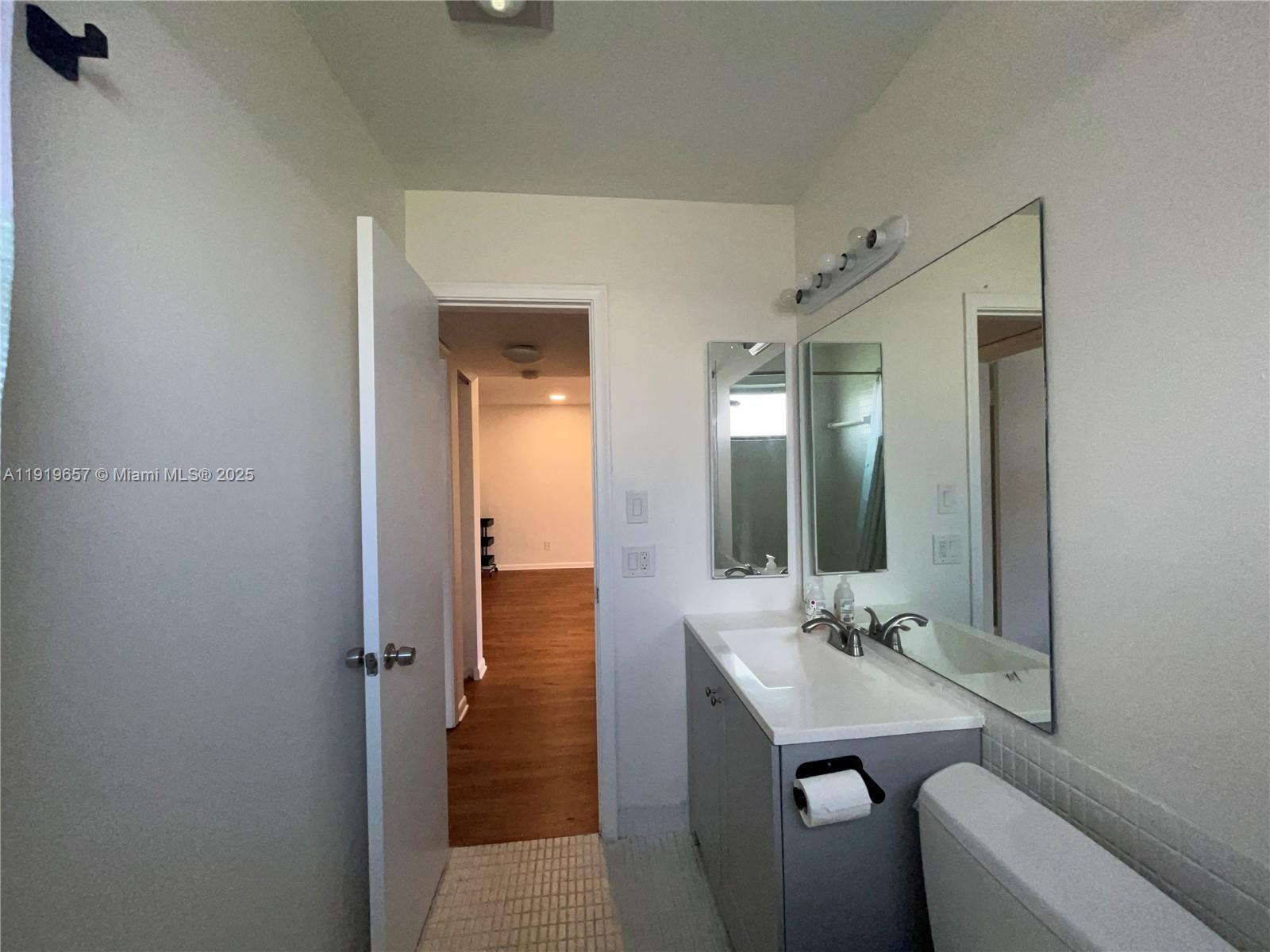 Building Photo - 2471 SW 82nd Ave