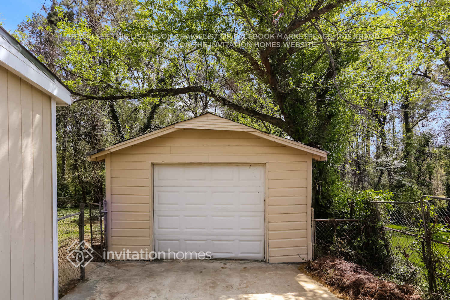 Building Photo - 2121 Cherry Ln