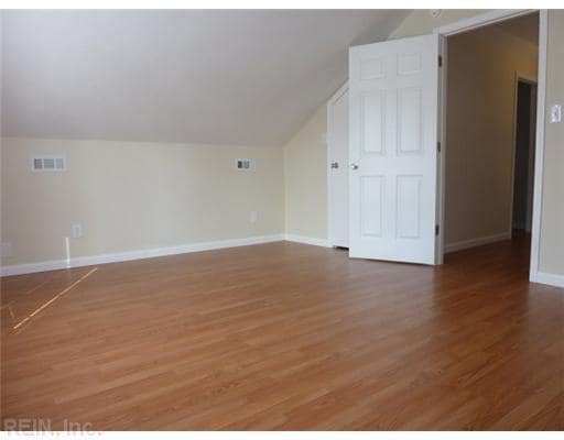 Building Photo - 108 Poplar Grove Crescent