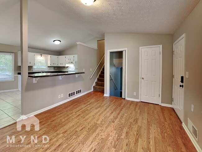 Building Photo - 2475 Suncrest Ct