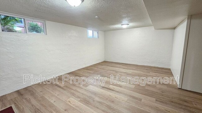 Building Photo - 139 S Lafayette Ave