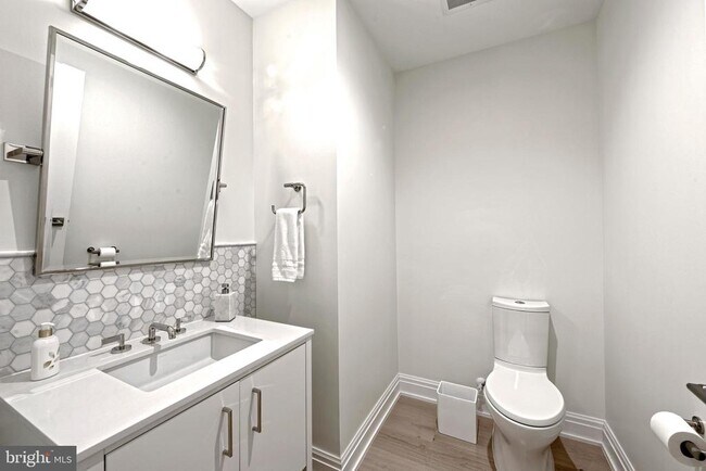 Building Photo - 8551 Connecticut Ave