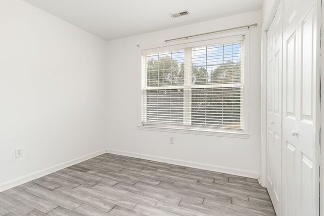 Building Photo - 10115 Chesney Dr