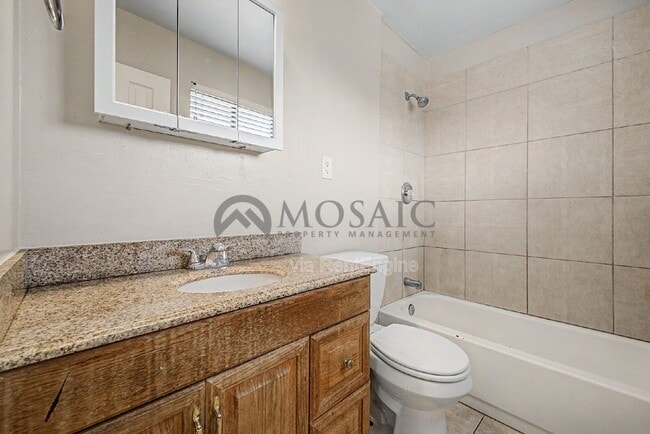 Building Photo - 1531 W 7th St