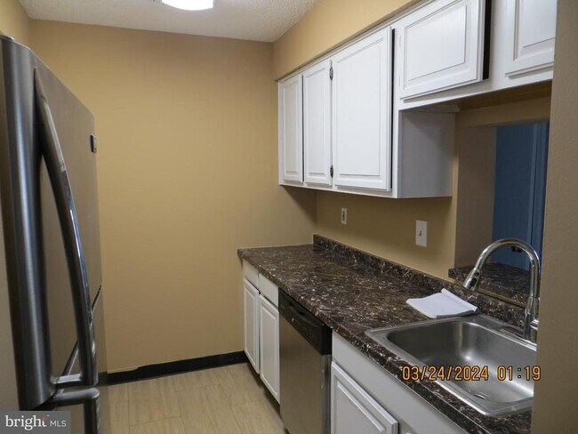 Building Photo - 1009 Ravens Crest Dr