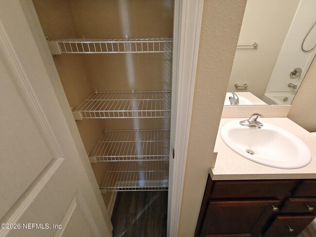 Building Photo - 8444 Hewitt St