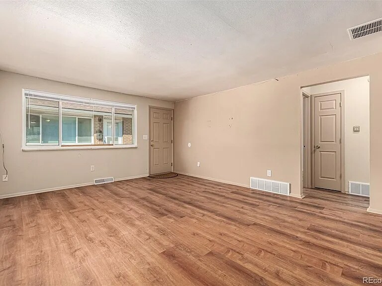 Building Photo - 1601 Nome St