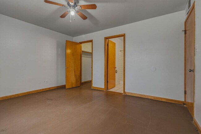 Building Photo - 3636 W Keim Dr