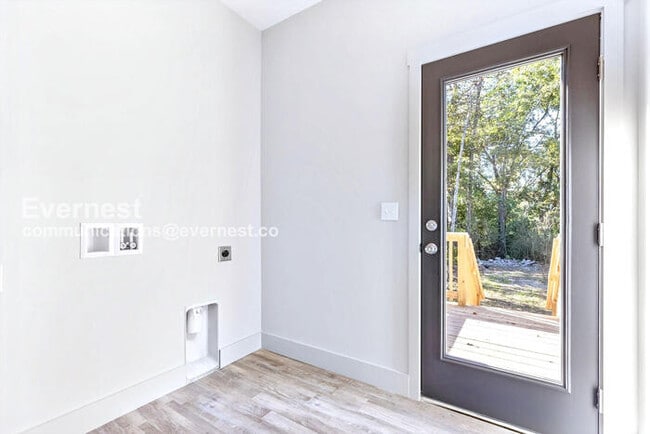 Building Photo - 1617 Roanoke Ave