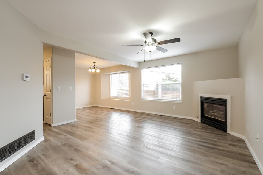 Building Photo - 10435 W 82nd Pl