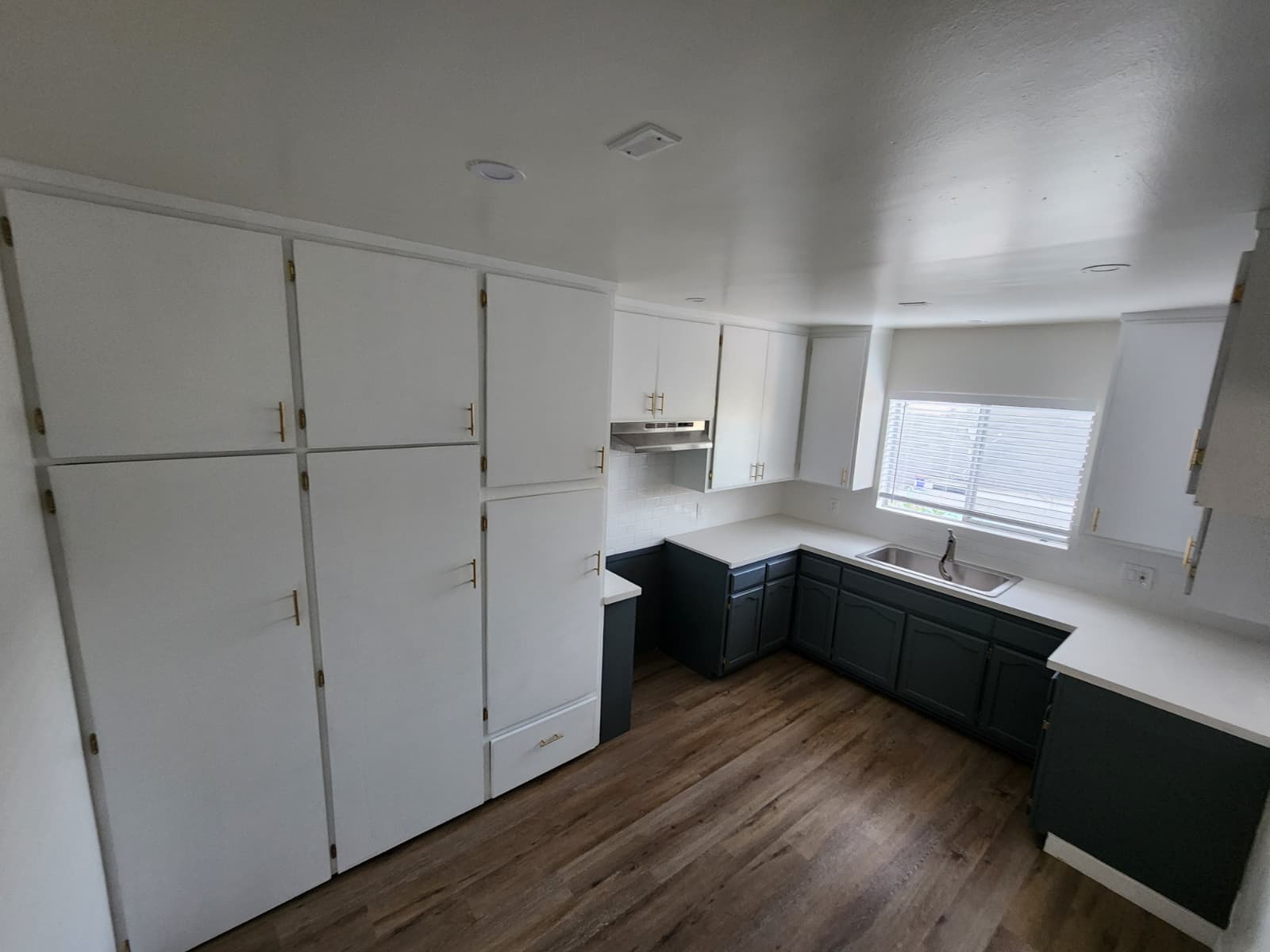 Building Photo - 1414 S Orange Grove Ave