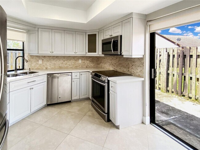Building Photo - 14980 SW 48th Terrace