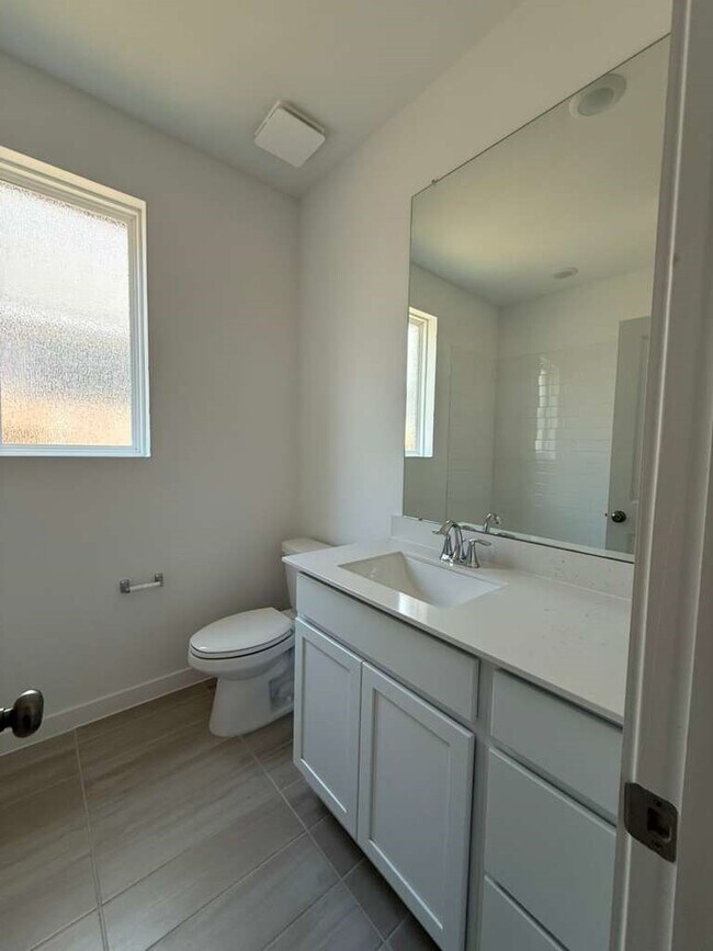 Building Photo - 27326 Sweetwater Bay Dr