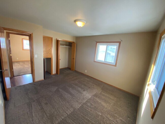 Building Photo - 1810 N 14th St