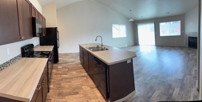 Building Photo - 1609