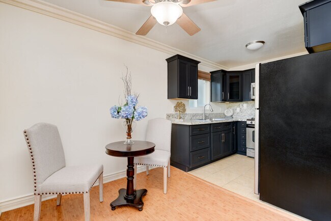 Primary Photo - 194 Avenida Descanso