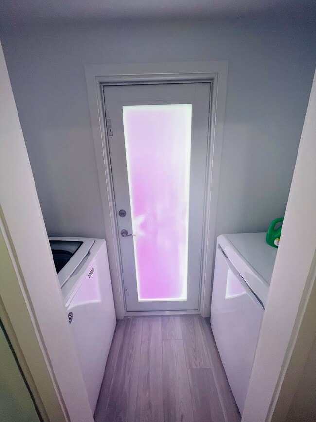 Building Photo - 237 2nd Rd