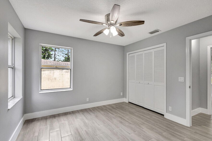 Building Photo - 843 Azalea Dr