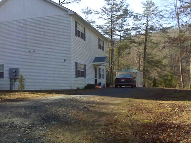 Building Photo - 716 Sunnyside Rd