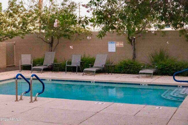 Building Photo - 3113 E Danbury Rd