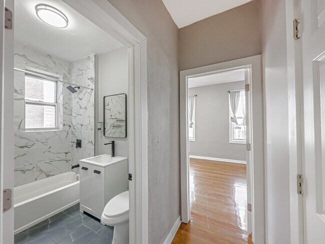 Building Photo - 758 Jersey Ave