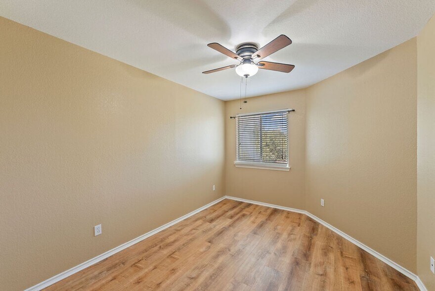 Building Photo - 1217 Stepp Bend