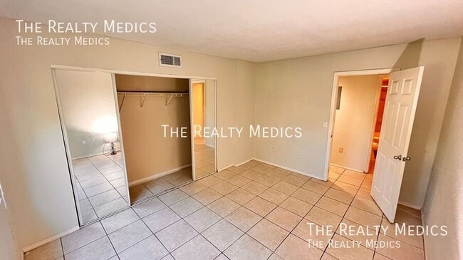 Building Photo - 3280 S Semoran Blvd