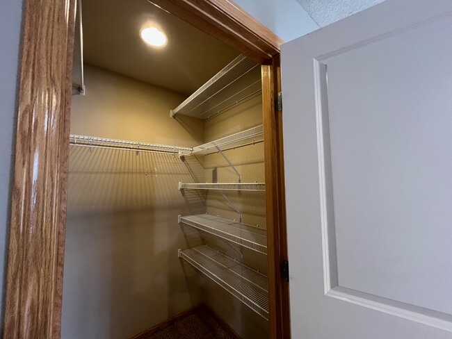 Building Photo - 1104 Flagstone Ln