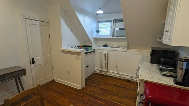 Building Photo - 125 H St