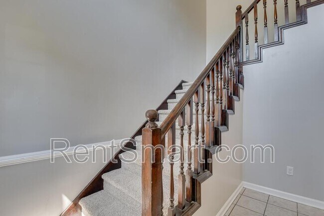 Building Photo - 2913 Running Creek Ln