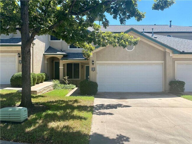 Primary Photo - 3 Bedroom Townhouse Condo-North Austin!