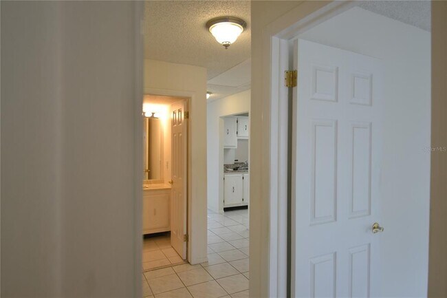 Building Photo - 329 Moorings Cove Dr
