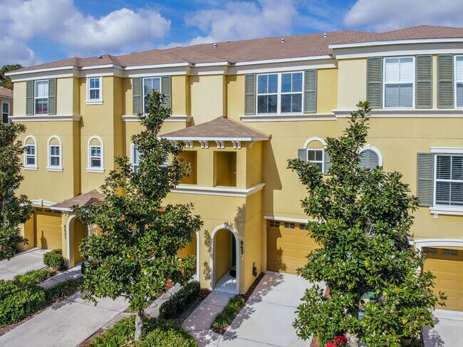 Building Photo - BEAUTIFULLY UPDATED 2 BED, 2.5 BATH CONDO IN WILLOWBROOK WITHIN LAKEWOOD RANCH