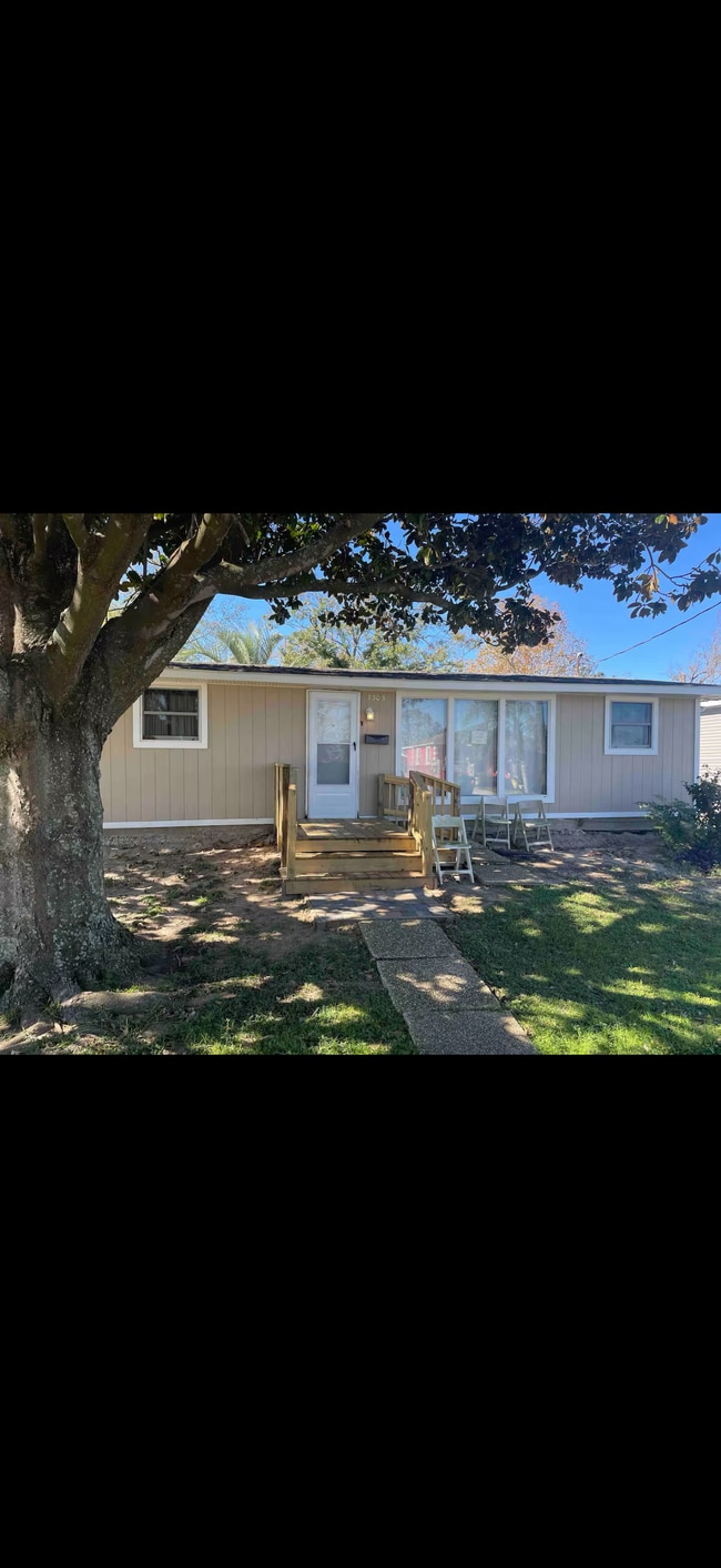 Building Photo - 3303 Colorado Ave