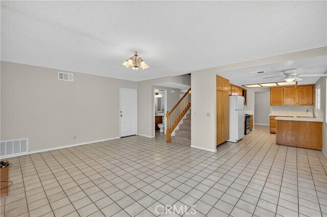 Building Photo - 10728 Valley Dr