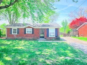 Building Photo - Edenroc Ln.