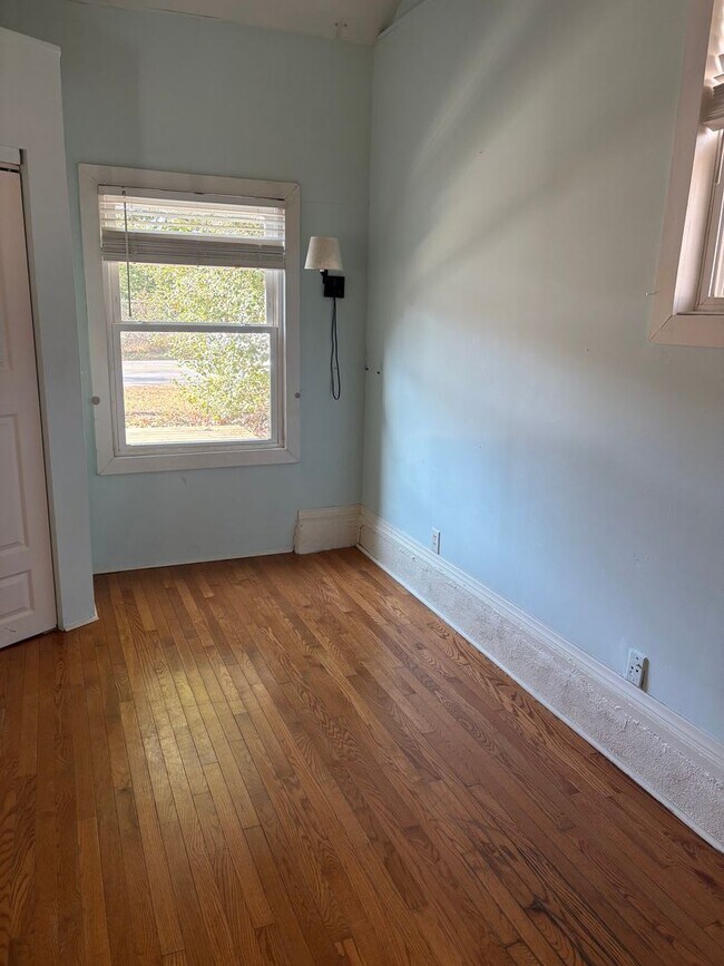 Building Photo - Beautiful Home in Swannanoa available now!