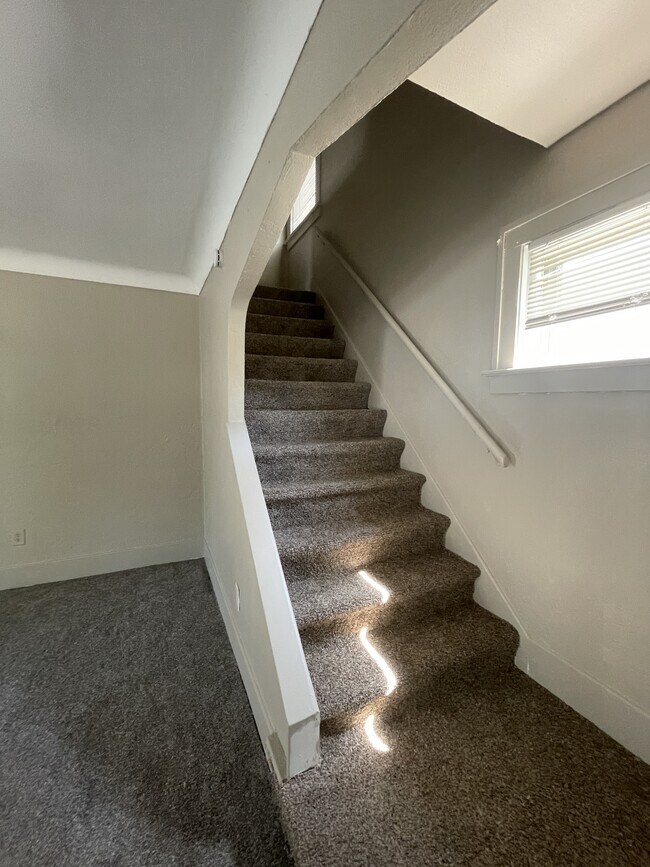 Building Photo - 4208 Asbury Dr