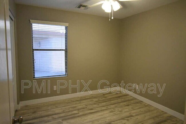 Building Photo - 275 W Santa Gertrudis Trail